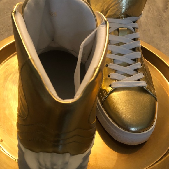 Versace Medusa gold sneakers - Picture 3 of 5